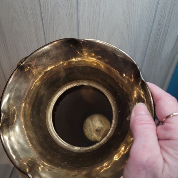 Vtg Hammered Brass Large Vase Set Of 2 Braided Rope Detail Urns Nautical MCM - Picture 5 of 8